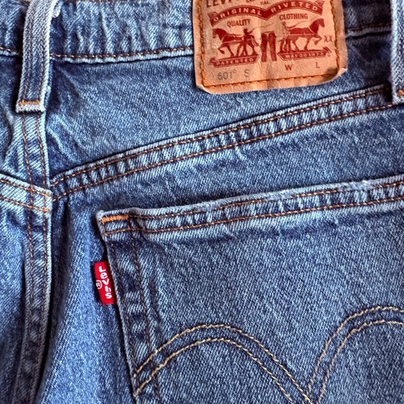 Classic Levi Blue Denim Skinny Jeans - Picture 4 of 4